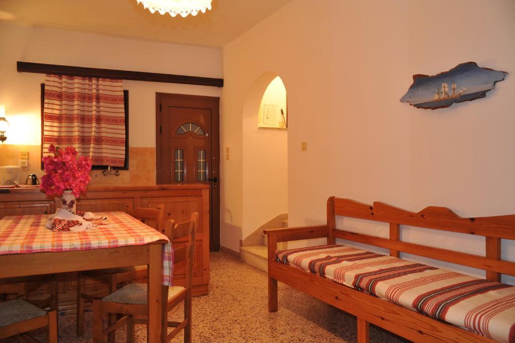 Dolphin Apartments Frangocastelo Room photo