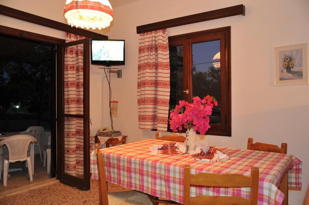 Dolphin Apartments Frangocastelo Room photo